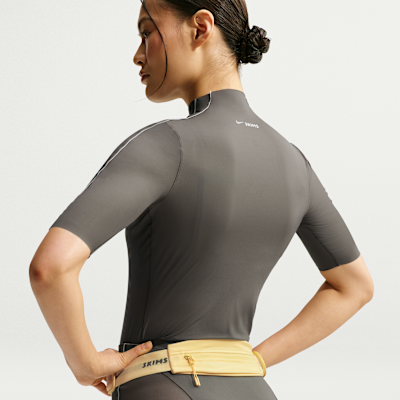 NikeSKIMS Women's Waist Pack. Nike.com